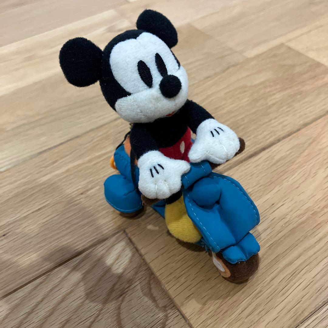東京ディズニーシー　ミッキーマウス　バイクぬいぐるみキーホルダー　ぶるぶるレトロ
