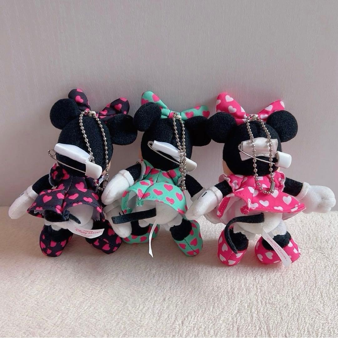 ディズニー　ミニー　ハート　ピンク　ブラック　スクバ　ぬいぐるみバッジ　♡